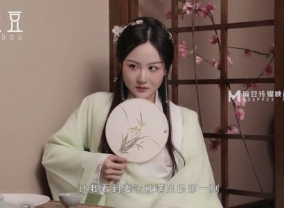 Hoàng hậu lén lút ngoại tình với em trai vua